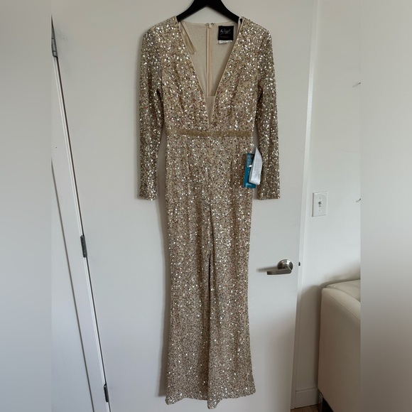 Mac Duggal 5411 Long-Sleeve Sequin Jumpsuit Nude Size 6 NWT - Picture 1 of 8